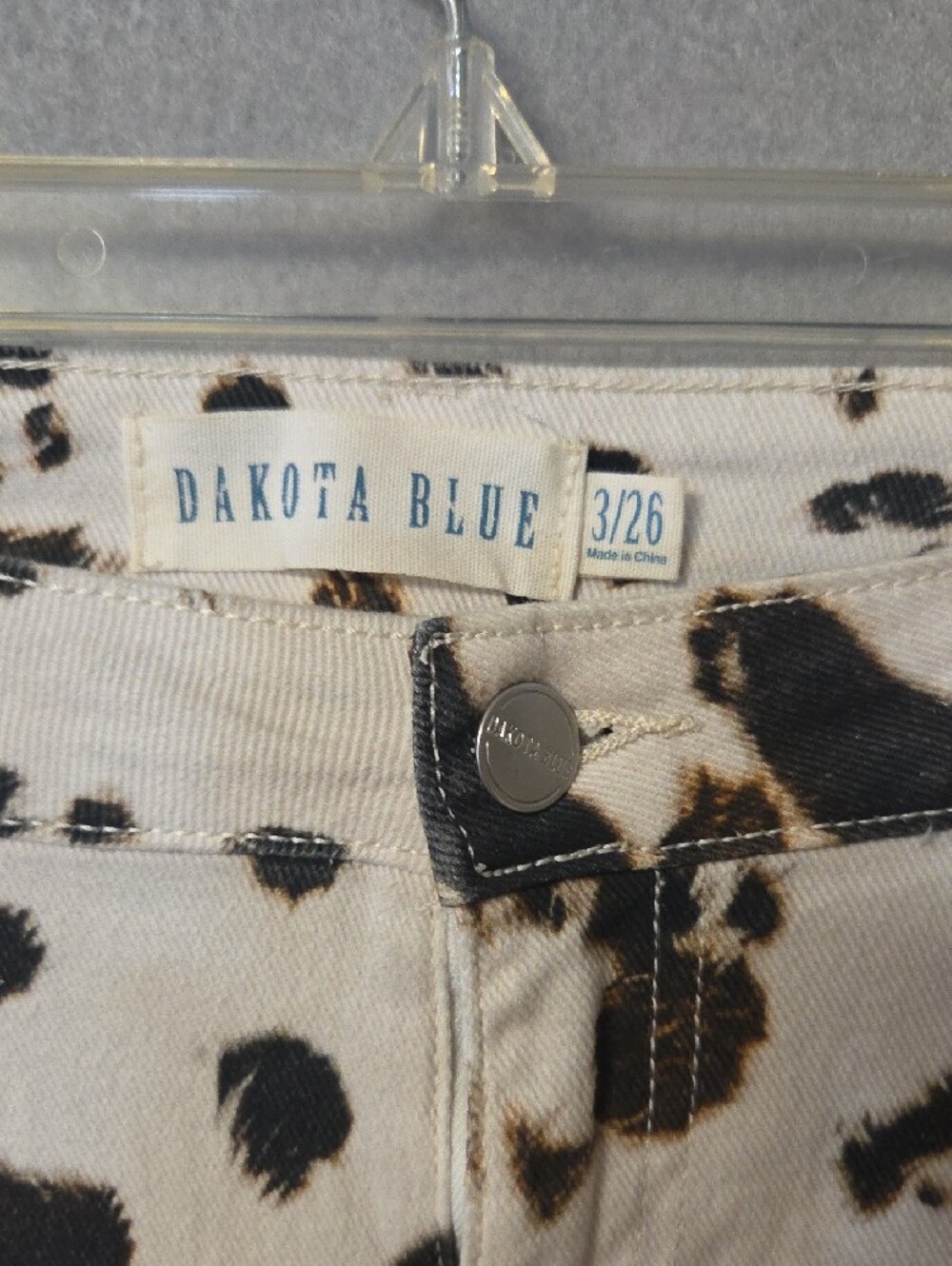 NWT Dakota Cow Print Flare Jeans Black Cream Women's Size 3 Or 26 - Picture 3 of 5
